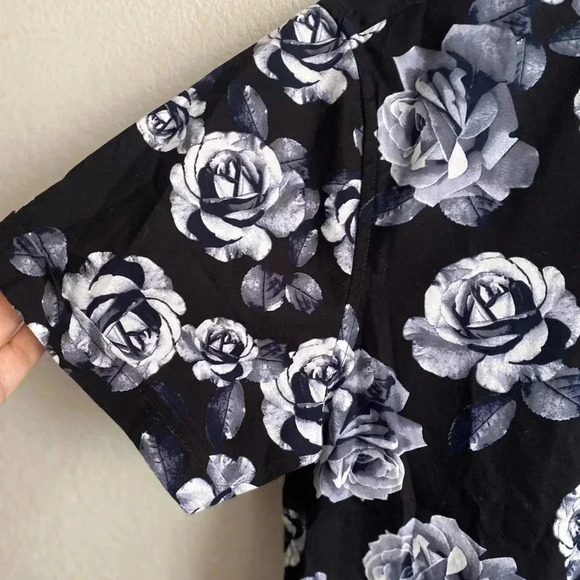 🆕Denim & Flower Short-Sleeve  Button-Down Shirt M🆕 - Picture 11 of 13